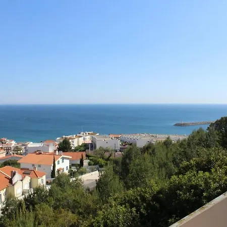 Lovely With Swimming Pool And Parking * Sesimbra